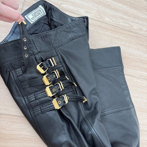 GIANNI VERSACE 1992 vintage black leather gold buckle bondage skirt s&M - Picture 4 of 7